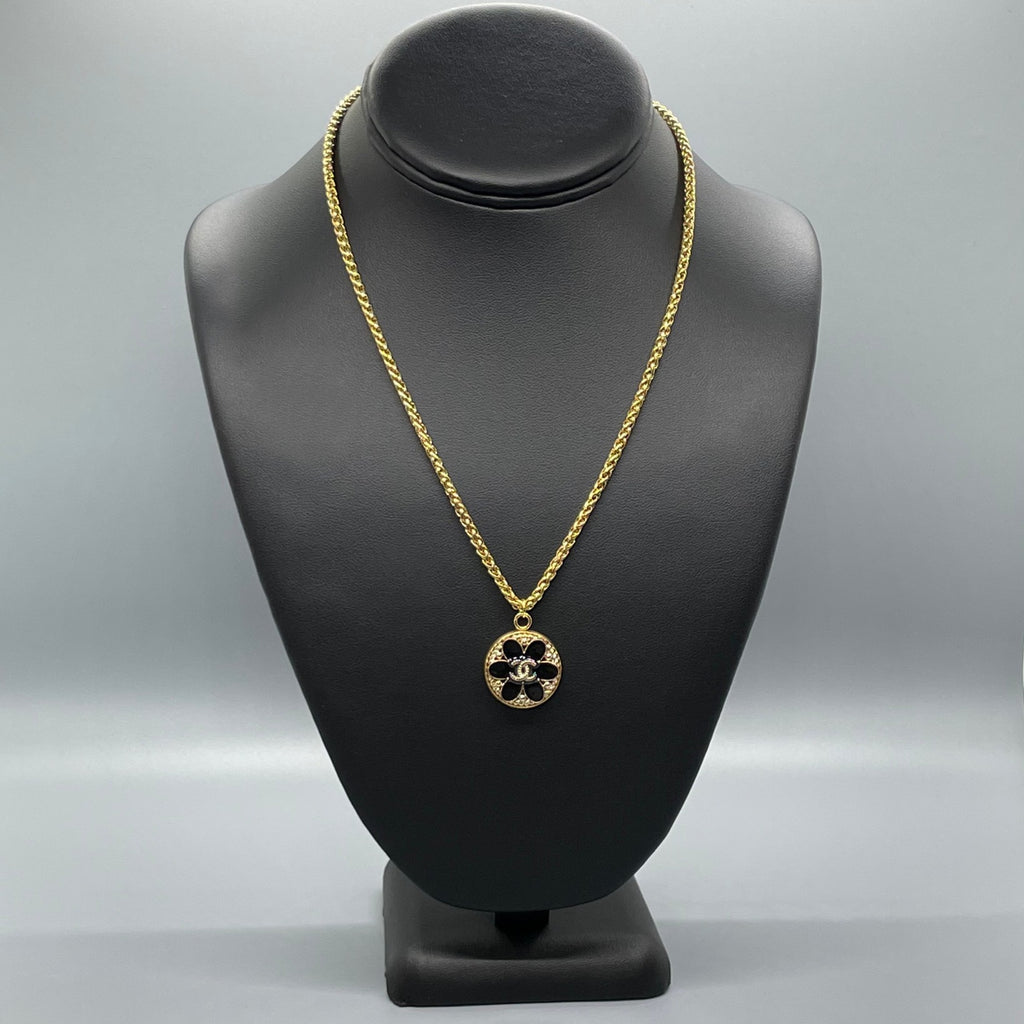 CC Black Flower Button Necklace – Vintage Bond LLC