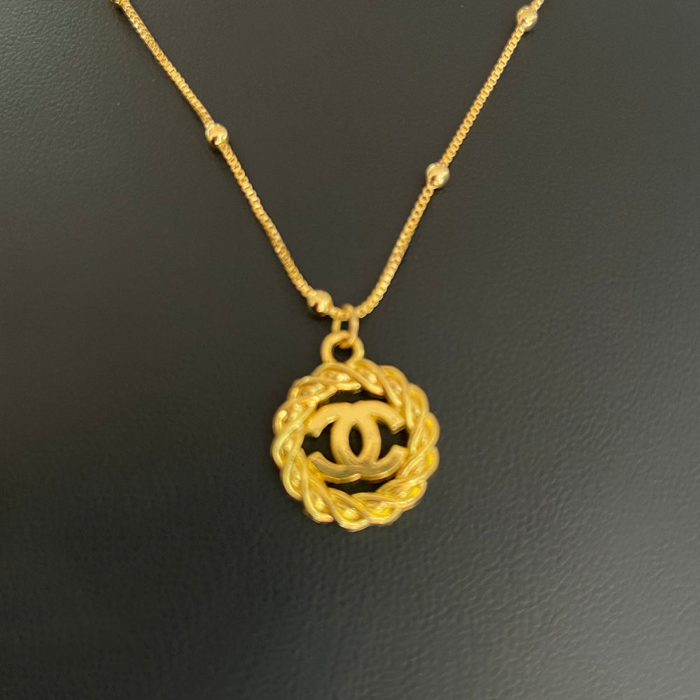 CHANEL Pre-Owned 1990s diamond-quilted CC Pendant Necklace - Farfetch